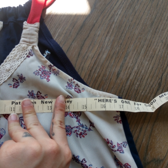 Super cute printed top - Picture 5 of 6